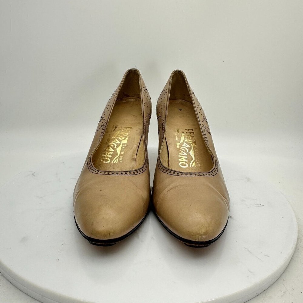 Salvatore Ferragamo Women Size 8.5 AAAA Creme Taupe Leather Heels Pump Shoes - Picture 2 of 15